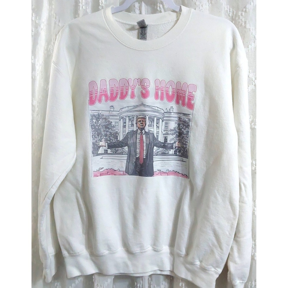 Gildan Daddy's Home Trump White House Graphic Sweatshirt White Medium